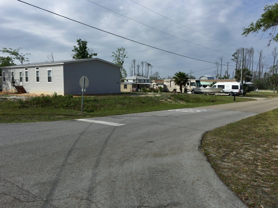 21-Looking down Bay St from corner of Bay and Alabama, small boat, motorhome and PW on Bay St driveway.jpg
